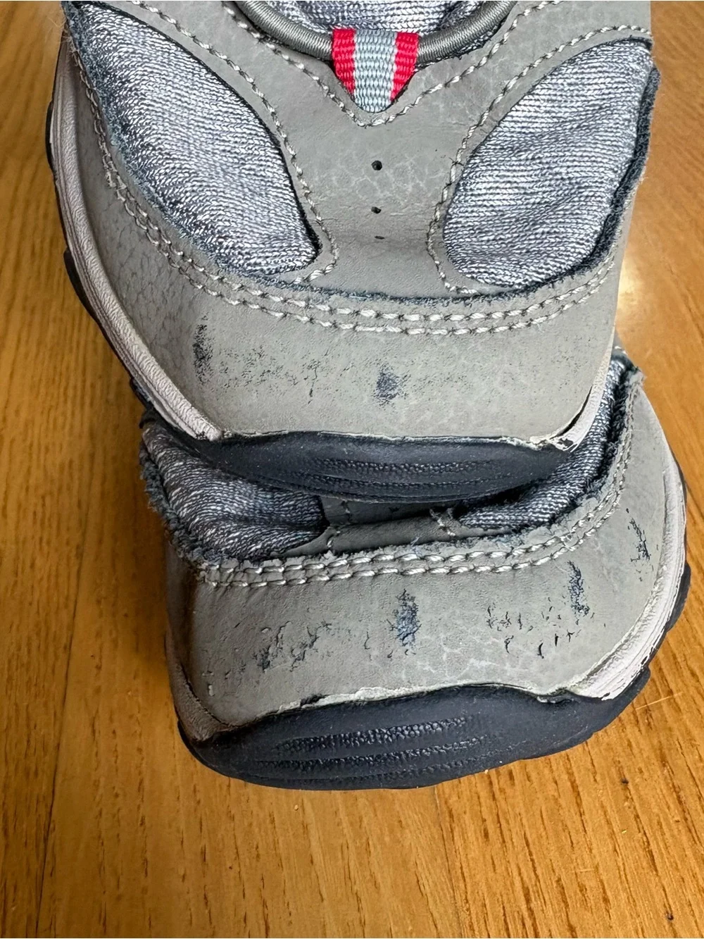 Merrell Outback Low 2 hiking shoes Toddler Kids Red Gray Sneakers Size 12.5